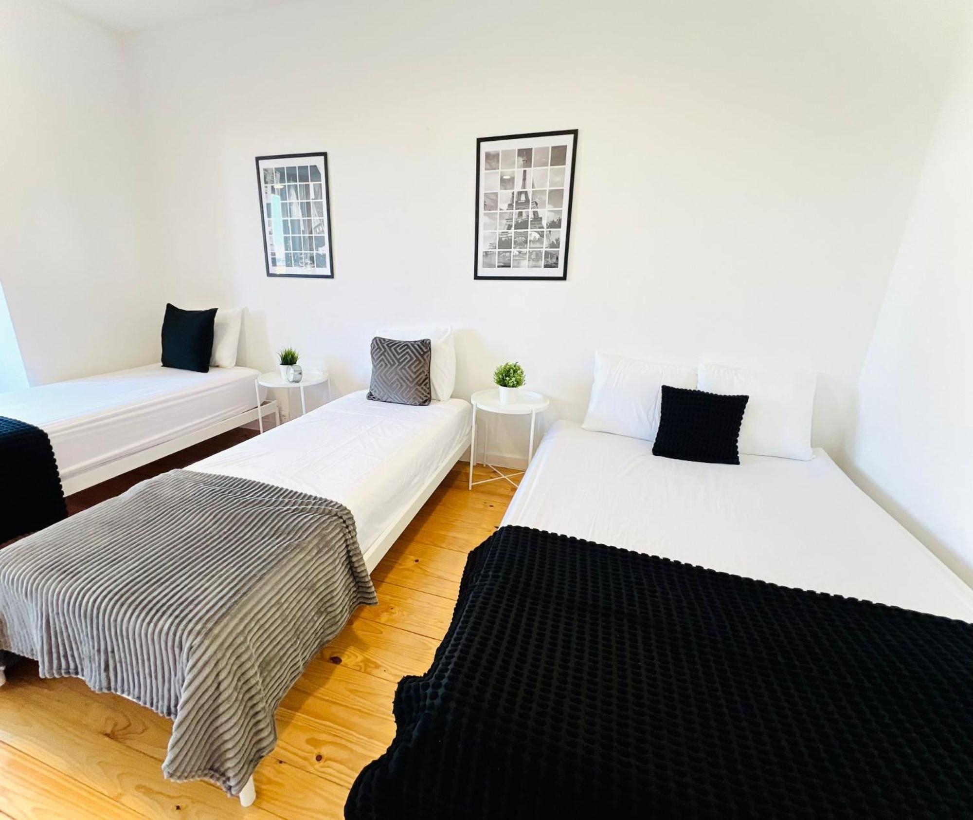 Luxury Spacious Flat In Lisbon, Ideal For Tourists *